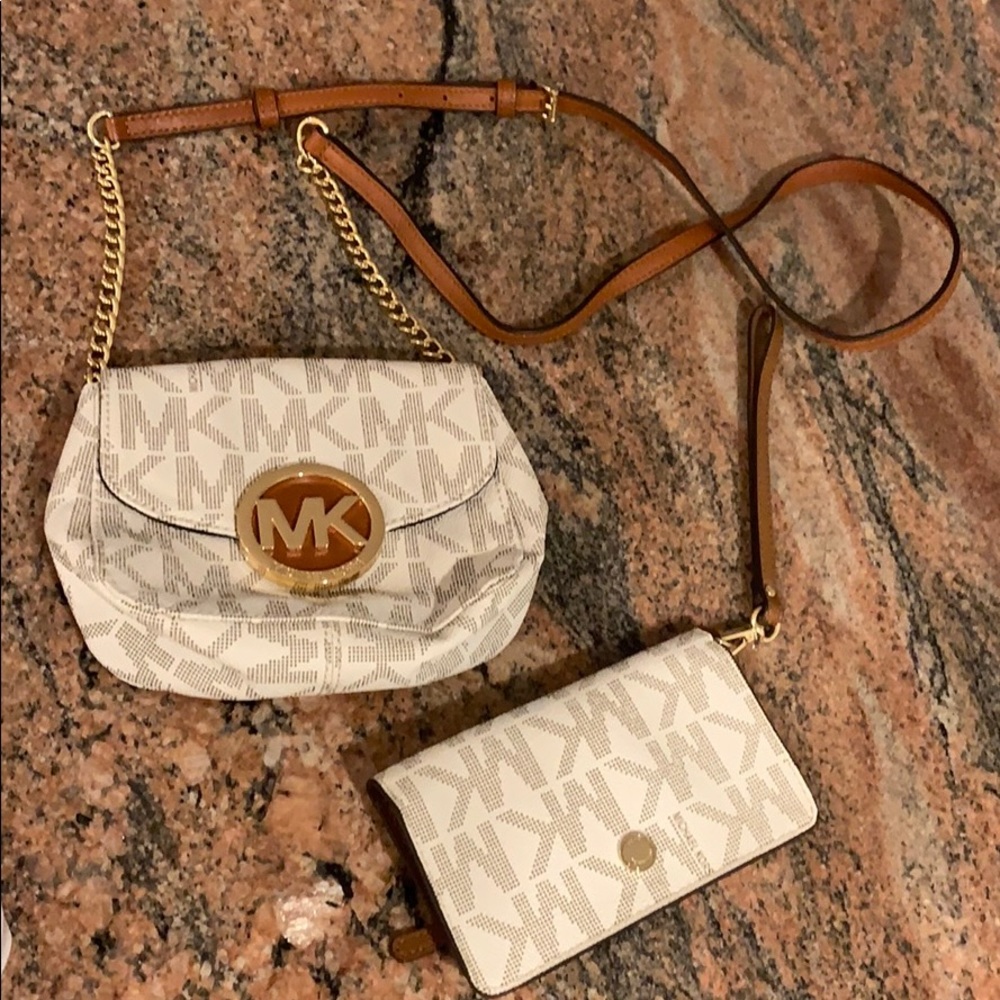 2 Michael Kors Bag and Phone Wrislet